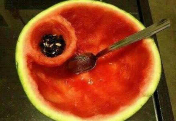 수박 먹을 땐 ,,,,