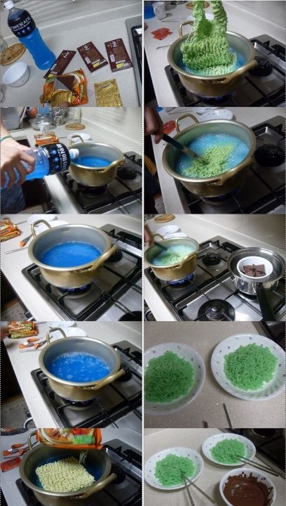 라면 끓일 때 물이랑 스프랑 뭐 부터 넣어요?