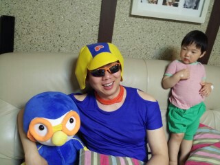 난...너에게 뽀로로를 보여주고 싶었을 뿐이고!