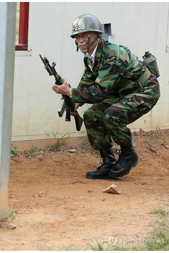 문재인 vs 어느 미필들