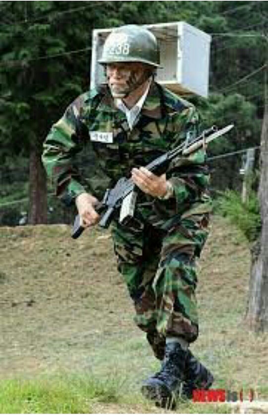 문재인 vs 어느 미필들