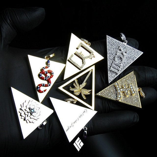 최근 우정목걸이 맞춘 남자아이돌.jpg